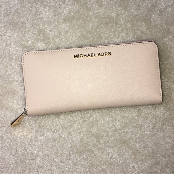 Michael Kors Handbags - Michael Kors wallet